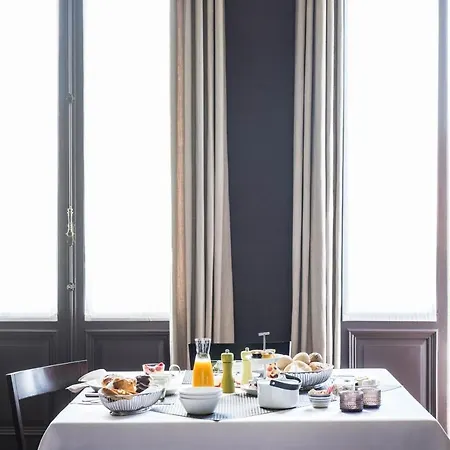 Couette-café Dusk Dawn 5*